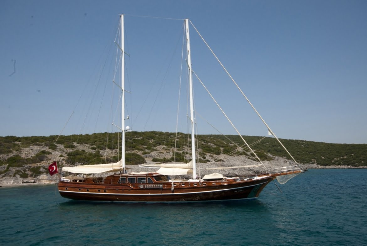 Arif Kaptan A Gulet Luxury Bodrum Yacht Charter 6 Cabins Air Condition