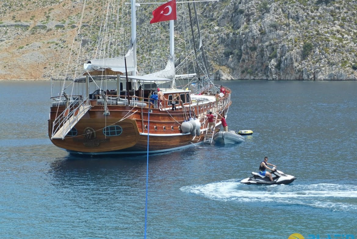 Yacht Kaptan Mehmet Bugra 8 Cabins 34 Meters Yacht Charter Turkey
