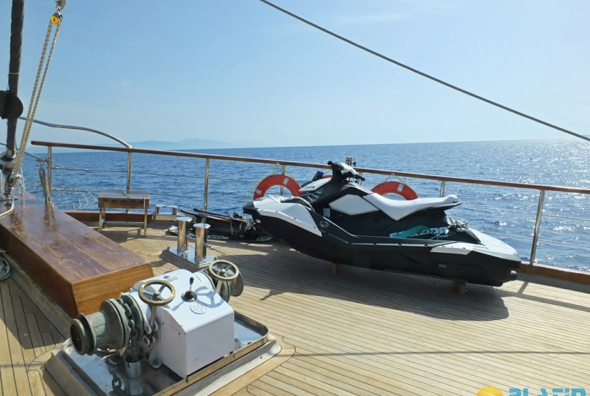 Yacht Kaptan Mehmet Bugra 8 Cabins 34 Meters Yacht Charter Turkey