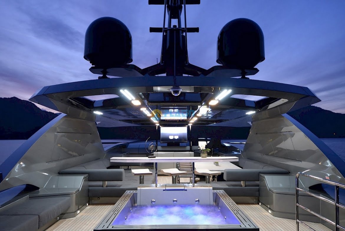 Motoryacht Charter Rent Motor Yacht